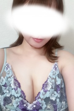 八代なこ